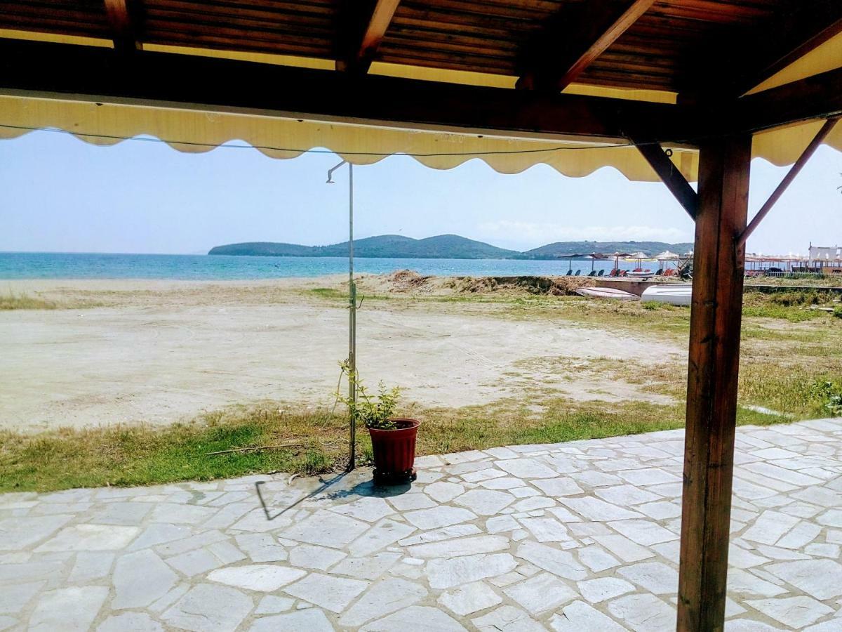 Retro Beach House Néa Péramos Eksteriør bilde